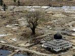 tsunami-aceh12.jpg