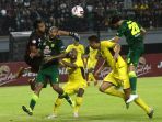 tuan-rumah-persebaya-ditahan-imbang-persik-dalam-pembukaan-liga1_20200229_224454.jpg