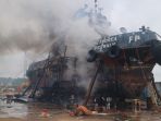 tugboat-petrosea-permai-v-terbakar_2_20171101_121319.jpg