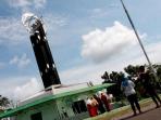 tugu-khatulistiwa-pontianak_20150615_105250.jpg