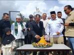Cara Warga Padang Sidimpuan Sumatera Utara Beri Selamat Hari Lahir ke Presiden Prabowo 