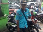 tukang-parkir-bari-di-pasar-santa-kebayoran-baru-jakarta-selatan-pada-jumat-20102018_20181021_053140.jpg
