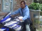 tukang-sayur-dengan-motor-sport-yamaha-r25_20141228_191909.jpg