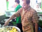 tukang-siomay_20150423_224857.jpg