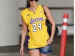 tulisa-contostavlos-dengan-baju-lakers.jpg