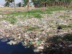 tumpukan-sampah-di-kali-di-bekasi.jpg