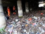 tumpukan-sampah-dikolong-jembatan-tol-wiyoto-wiyono_20180421_123827.jpg