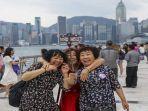 turis-turis-dari-daratan-china-mengunjungi-avenue-of-stars-di-tsim-sha-tsui.jpg