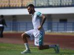 tyronne-del-pino-ramos-sudah-kembali-ke-persib-bandung-setelah-absen-cukup-lama.jpg