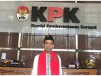 uas-ceramah-di-kpk-dan-berfoto-dibawah-burung-garuda-pancasila.jpg