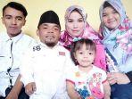 ucok-baba-dan-keluarganya.jpg