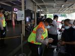 uji-coba-aplikasi-pedulilindungi-untuk-penumpang-krl-di-jakarta_20210907_194635.jpg