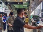 uji-coba-busway-transjakarta-di-halte-bundaran-hi_20221006_203705.jpg