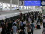 uji-coba-kereta-cepat-jakarta-bandung_20230915_192737.jpg