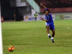 uji-coba-lapangan-persib-bandung_20170225_180857.jpg