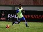 uji-coba-lapangan-persib-bandung_20170225_181333.jpg