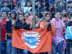 uji-coba-persija-lawan-cilegon-united_20170318_185450.jpg
