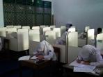 ujian-nasional-di-laboratorium-bahasa_20150414_172726.jpg