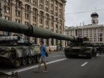 ukraina-pamerkan-alutsista-rusia-yang-berhasil-dihancurkan_20220823_210823.jpg
