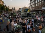 ukraina-pamerkan-alutsista-rusia-yang-berhasil-dihancurkan_20220823_213441.jpg