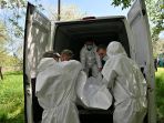 ukraina-pulangkan-jenazah-tentara-rusia_20220514_172256.jpg