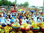 umat-hindu-lakukan-upacara-melasti_20170326_153409.jpg