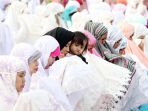 umat-muslim-laksanakan-salat-idul-adha-1438-h_20170902_181617.jpg