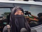 umi-pipik-saat-ditemui-oleh-awak-media.jpg
