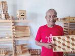 umkm-perajin-kayu-pinus.jpg