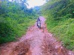 unandar-seorang-guru-yang-bertugas-di-desa-parungbanteng-purwakarta.jpg