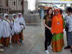 unggahannya-viral-dirawat-selama-24-tahun-majikan-ini-umrahkan-pengasuhnya-gunakan-gaji-pertama.jpg