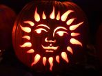 uniknya-ukiran-labu-halloween-di-great-jack-o-lantern-blaze_20221013_182504.jpg