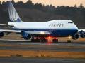 united-airlines-mendarat-darurat.jpg