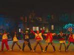 universe-lets-play-ball-nct-u.jpg