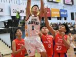 universitas-prima-indonesia-juara-lima-basketball-go-jek-sumatra-conference-2018_20180714_011408.jpg