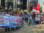 unjuk-rasa-almasi-terkait-dugaan-korupsi-kuota-haji-2024-di-depan-gedung-merah-putih-kpk.jpg