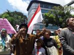 unjuk-rasa-pedagang-pasar-bulan_20170404_122937.jpg