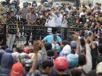 unjuk-rasa-warga-madura-di-balai-kota-surabaya1.jpg