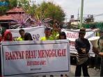 unjuk-rasa_20160310_143848.jpg
