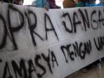unjuk-rasa_20160517_192826.jpg