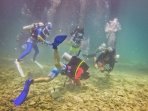 upacara-hut-ri-ke-70-bawah-laut-aceh_20150817_135258.jpg