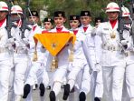 upacara-pengibaran-bendera-hut-ke-72-kemerdekaan-ri_20170818_184813.jpg