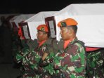upacara-penyambutan-jenazah-korban-pesawat-hercules-c-130_20150701_212547.jpg