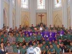 uskup-tni-polri-menyelenggarakan-pelayanan-murah-hati-dalam-semangat-belarasa-di-sintang.jpg