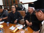 ustaz-evie-effendi-temui-mui-jabar_20180813_205606.jpg