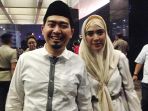 ustaz-solmed-dan-istrinya_20170412_235001.jpg