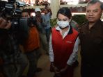 va-jalani-sidang-perdana-di-pn-surabaya_20190424_164842.jpg