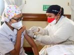vaksinasi-covid-19-booster-bagi-nakes-siloam-hospitals_20210812_061801.jpg
