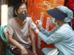 vaksinasi-covid-19-door-to-door-di-jakarta-utara_20210816_195014.jpg