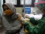 vaksinasi-covid-19-dosis-pertama-bagi-ibu-hamil_20210819_200639.jpg